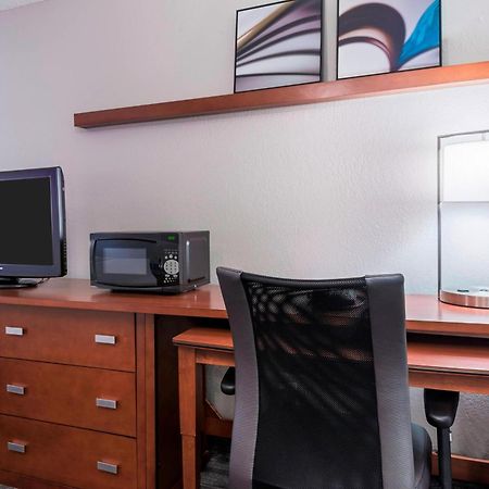 מלון Courtyard Sarasota Bradenton Airport מראה חיצוני תמונה